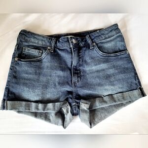 H&M size 8 medium wash rolled hem denim short shorts